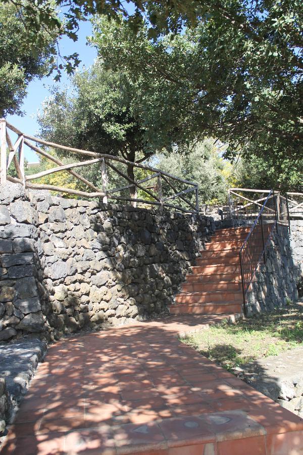 Le Cisterne Dell'Etna Hotel Calcerana-Marina Exterior photo