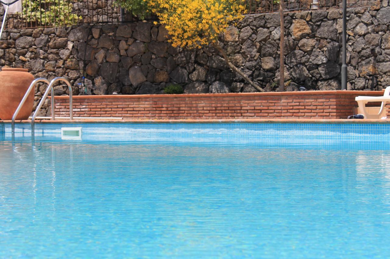 Le Cisterne Dell'Etna Hotel Calcerana-Marina Exterior photo